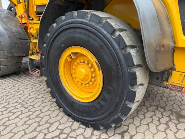 Volvo L70H - Image 22