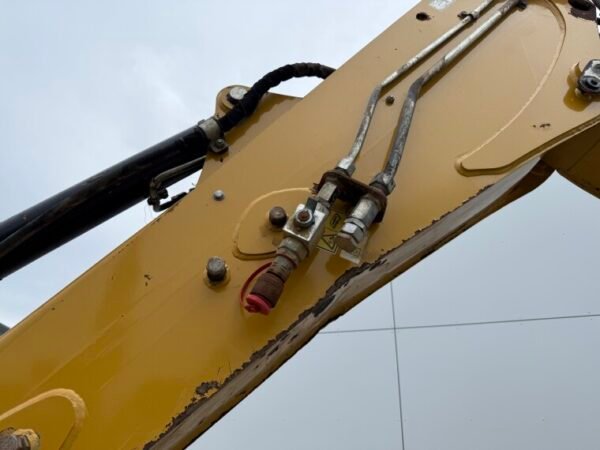 Caterpillar 444F - 4x4x4 - Image 25