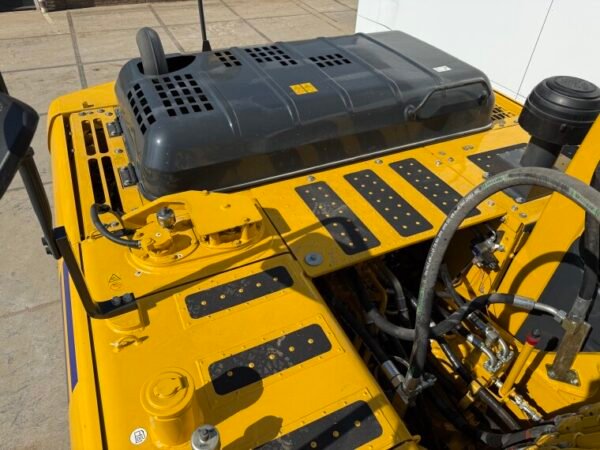 Komatsu PC210LC-10M0 - Image 23