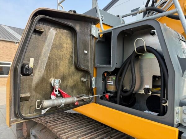 Liebherr R924LC - Image 23