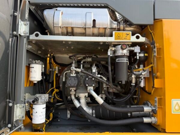 Liebherr R924LC - Image 22