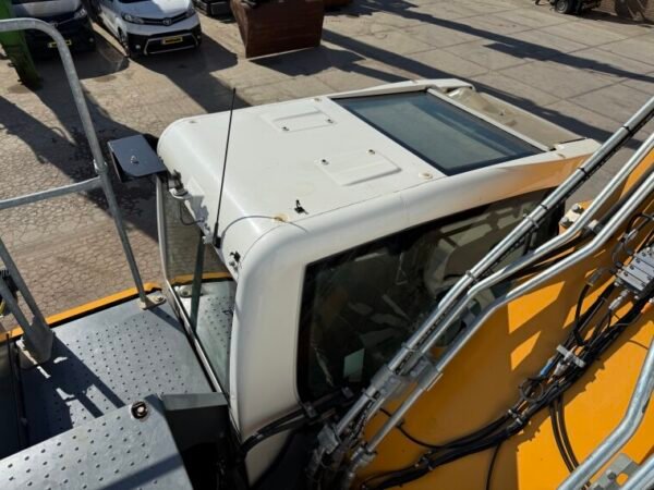 Liebherr R926NLC - German Machine - Image 26