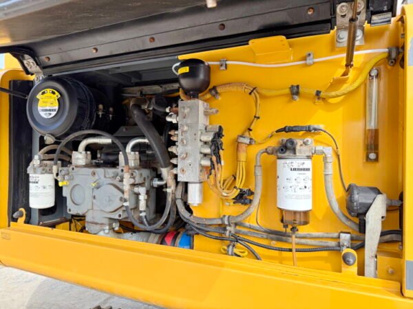 Liebherr R926LC - German Machine - Image 23