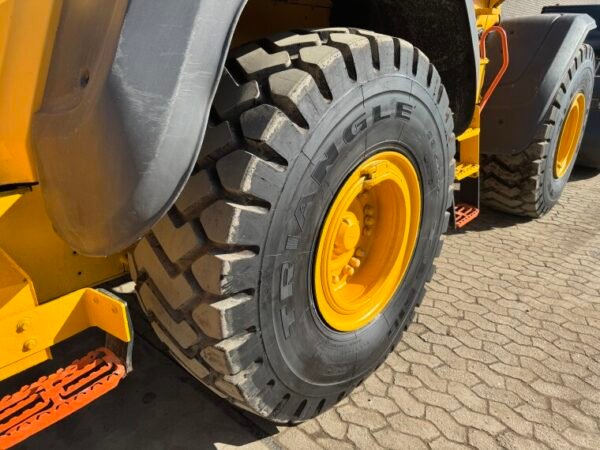 Volvo L120H - Image 23