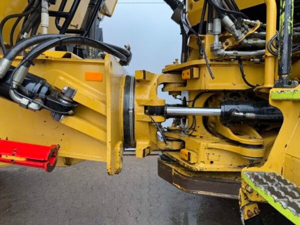 Caterpillar 745 04A - Image 24
