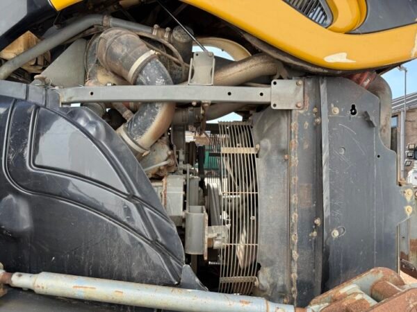 Challenger MT865B - Image 31