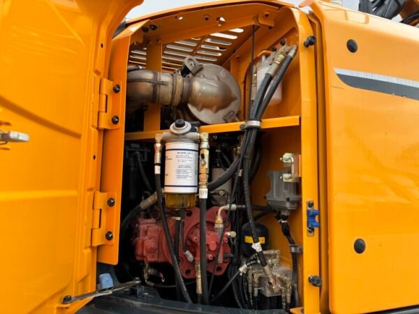 Hyundai HX235LCR - Image 24