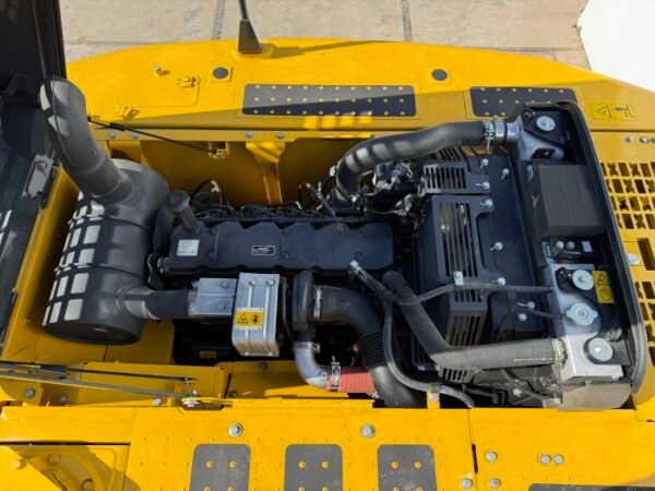 Komatsu PC210LC-10M0 - Image 24