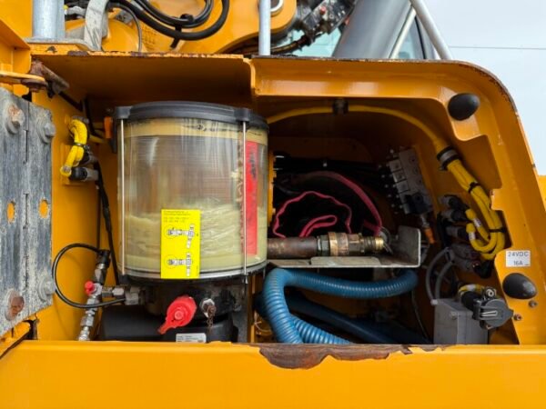 Liebherr R926LC - German Machine - Image 24