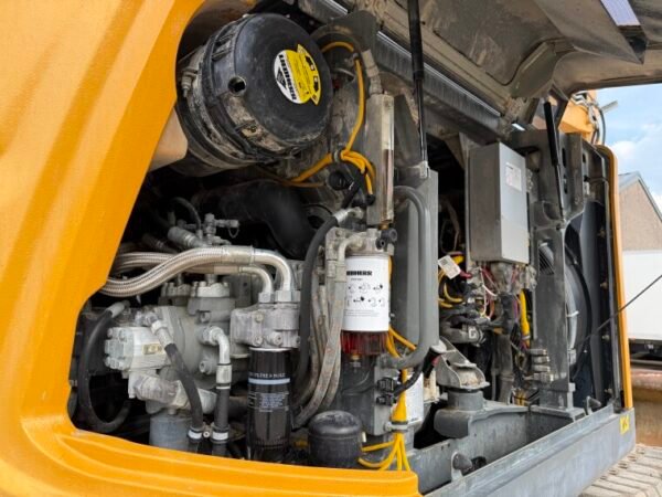 Liebherr R926 Compact - Image 24