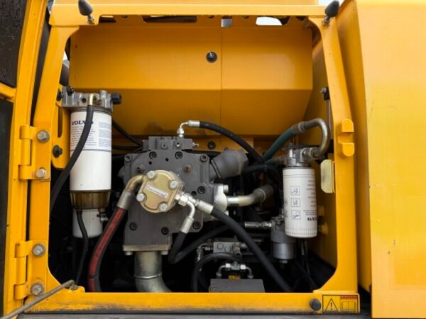 Volvo EW180C - Image 26