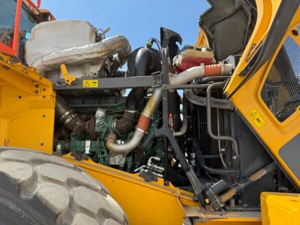 Volvo L150H - Image 24