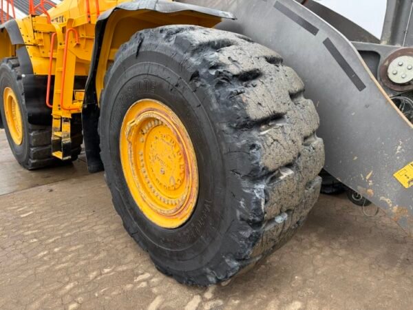 Volvo L350F - Image 24