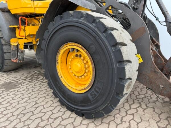 Volvo L70H - Image 24