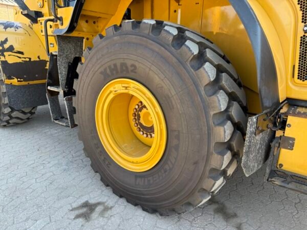Caterpillar 950M - New michelin tyres - Image 22