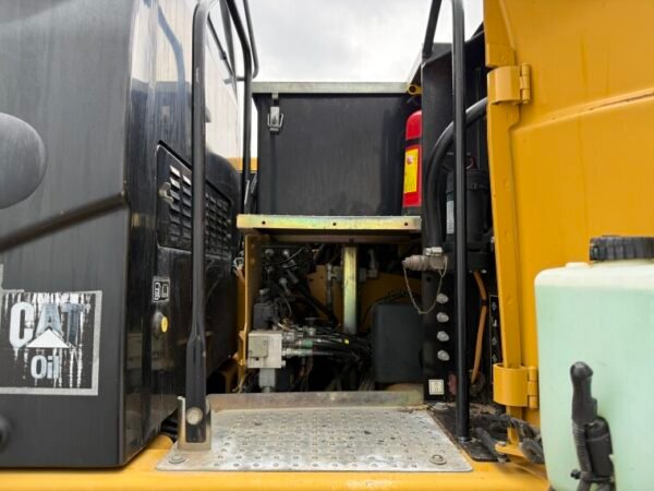 Caterpillar M313D - Image 25