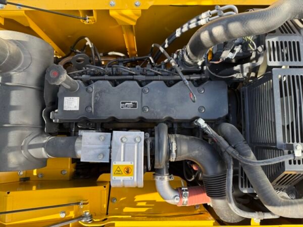 Komatsu PC210LC-10M0 - Image 25
