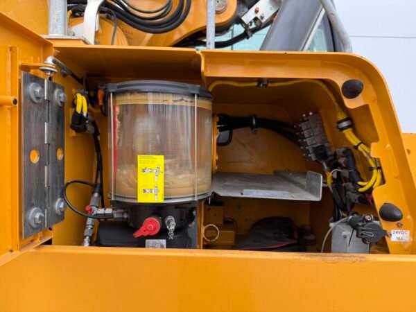 Liebherr R926LC - German Machine - Image 25
