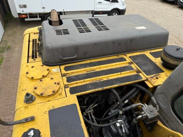 New Holland E215LC - Image 26
