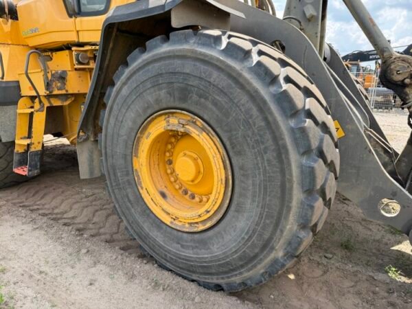 Volvo L180H - Image 27