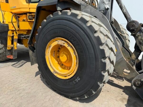 Volvo L150H - Image 29