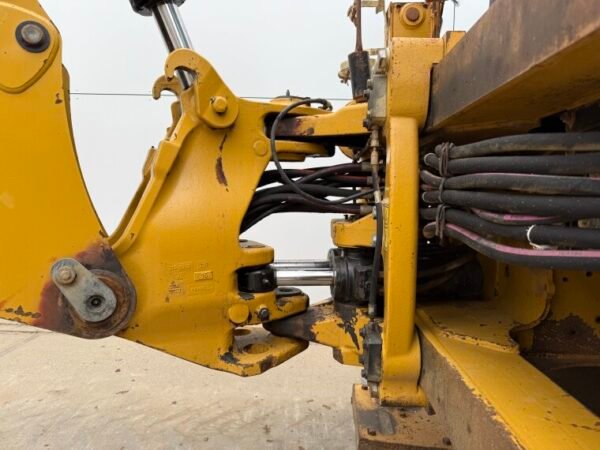 Caterpillar 444F - 4x4x4 - Image 27