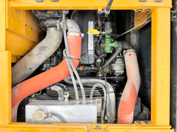 Hyundai HX235LCR - Image 28