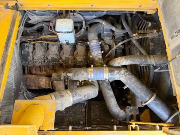 Komatsu HD405-7 - Image 29