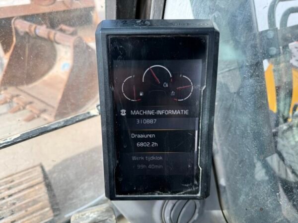 Volvo ECR235EL - Image 27