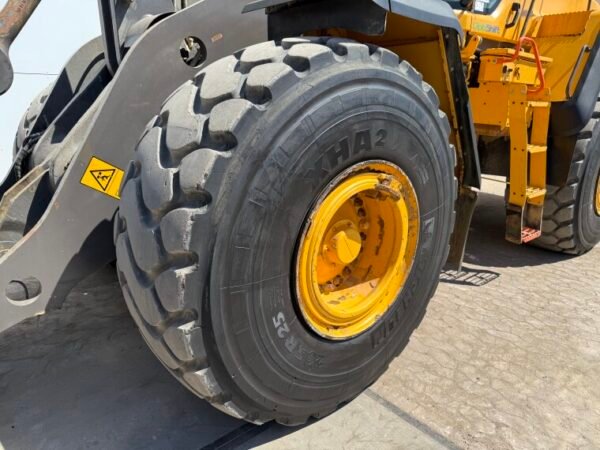 Volvo L150H - Image 27