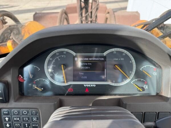 Volvo L180H - Image 25