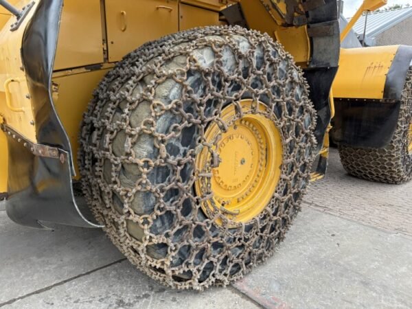 Volvo L350F - Image 26