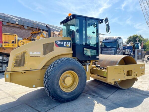 Caterpillar CS66B - Image 5