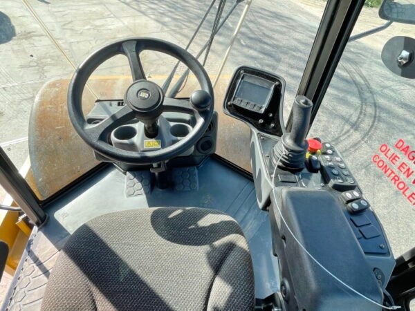 Caterpillar CS66B - Image 8
