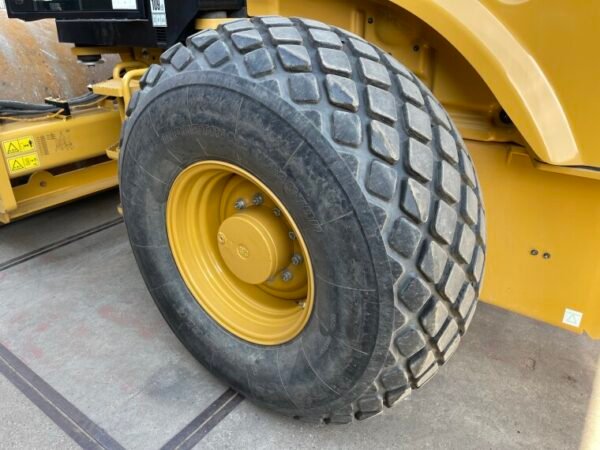 Caterpillar CS66B - Image 15