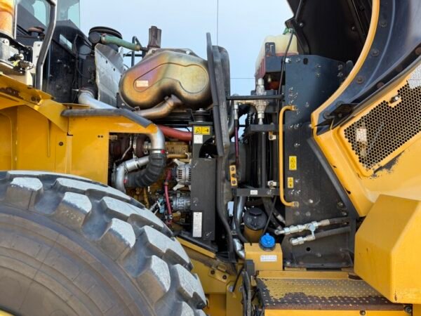 Caterpillar 950M - New michelin tyres - Image 28