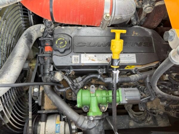 Hyundai HX235LCR - Image 29