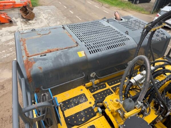Komatsu PC490LC-10 UHD - 29 Meter Demolition - Image 27