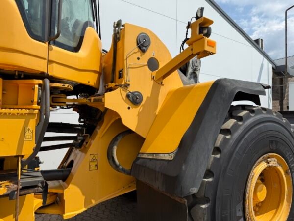 Volvo L150H - Image 24