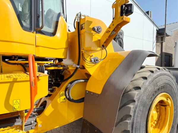 Volvo L110H - German Machine - Image 28