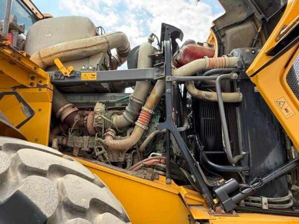 Volvo L150H - Image 30
