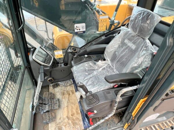 Hyundai HX360L - Image 7