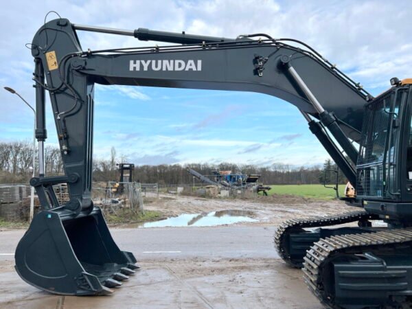 Hyundai HX360L - Image 9