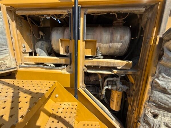 Caterpillar 988K - Image 31