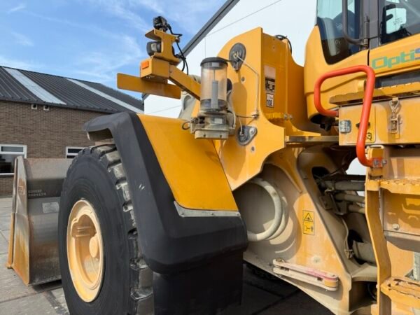 Volvo L150H - Image 25