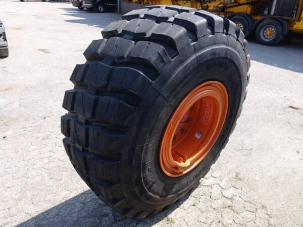 Techking Tyre (23.5R25) + Rim (12 Gates) - Image 4