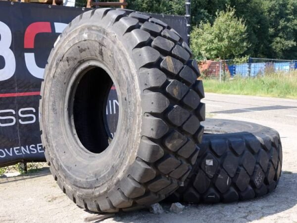 NEW Bridgestone V-Steel Radial 20.5R25 (2 Pieces) - Image 2