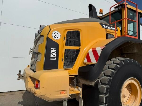 Volvo L150H - Image 31