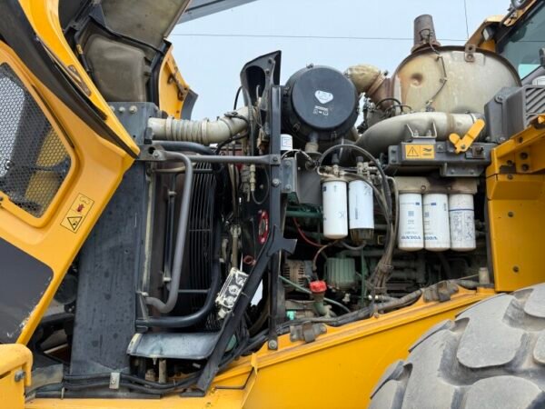 Volvo L150H - Image 32