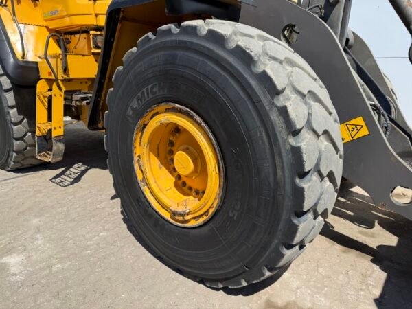 Volvo L150H - Image 30